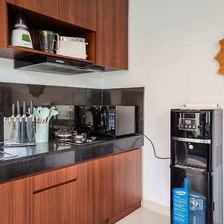 Cosy And Cheerful 2 Bedroom Villa 5Mins To Finns Canggu  Bagian luar foto