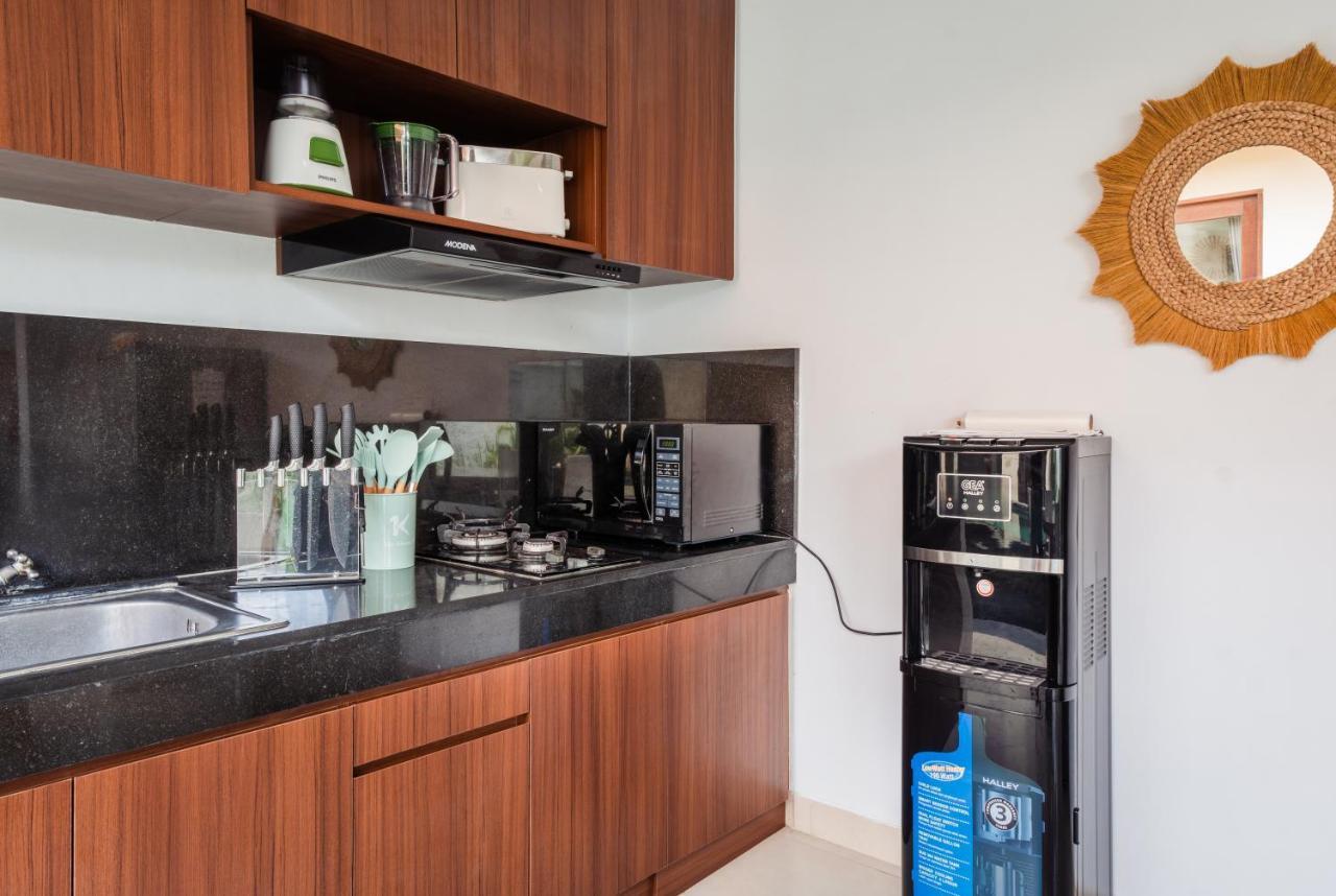 Cosy And Cheerful 2 Bedroom Villa 5Mins To Finns Canggu  Bagian luar foto