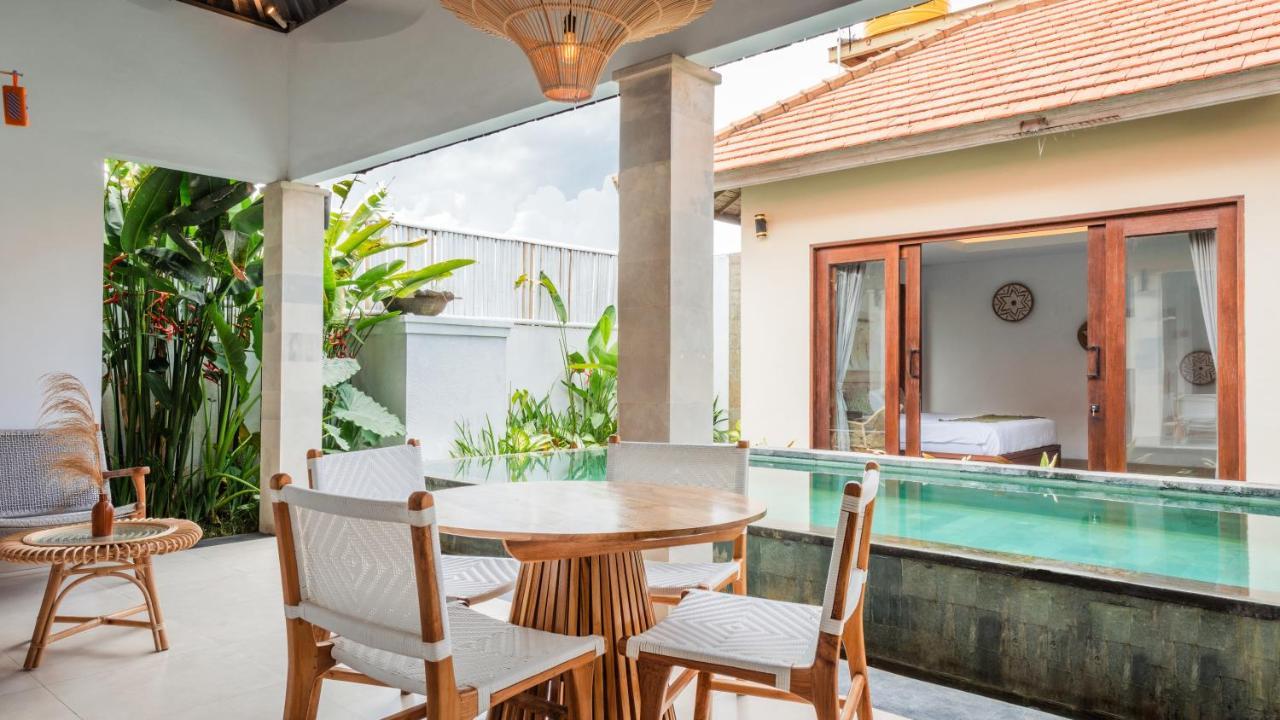 Cosy And Cheerful 2 Bedroom Villa 5Mins To Finns Canggu  Bagian luar foto
